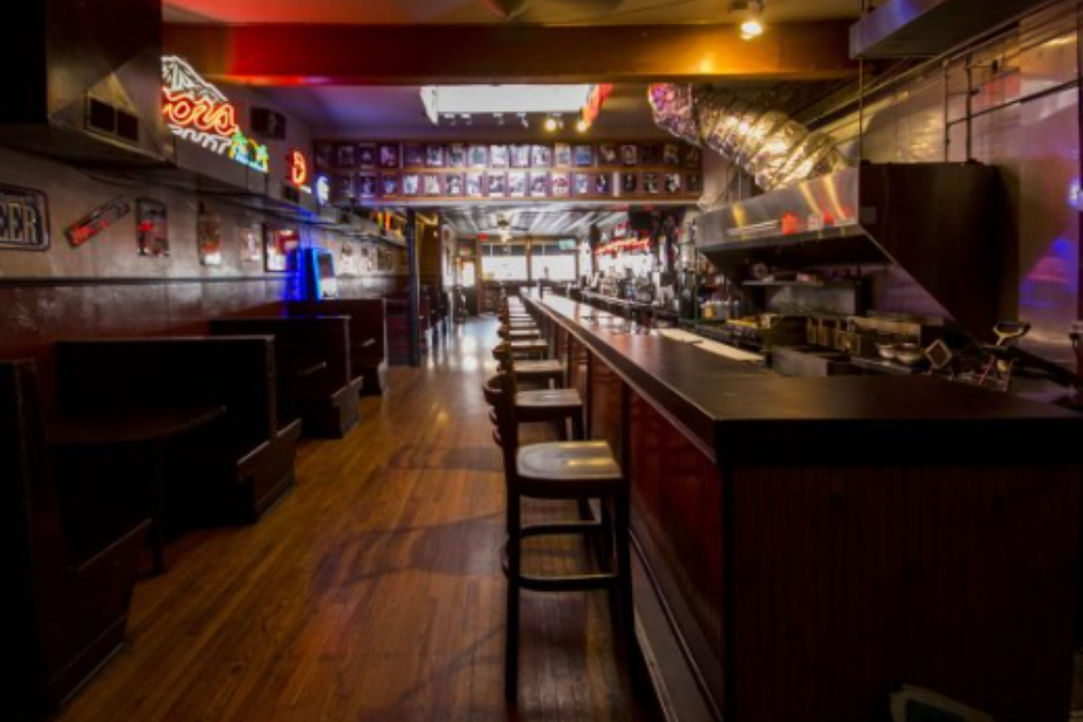 Backstretch Kitchen and Drinks